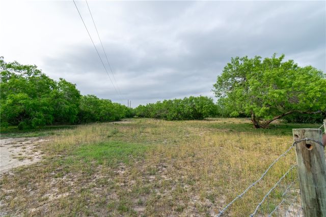 550 County Road 2111, Alice, TX 78332