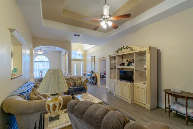 550 County Road 2111, Alice, TX 78332