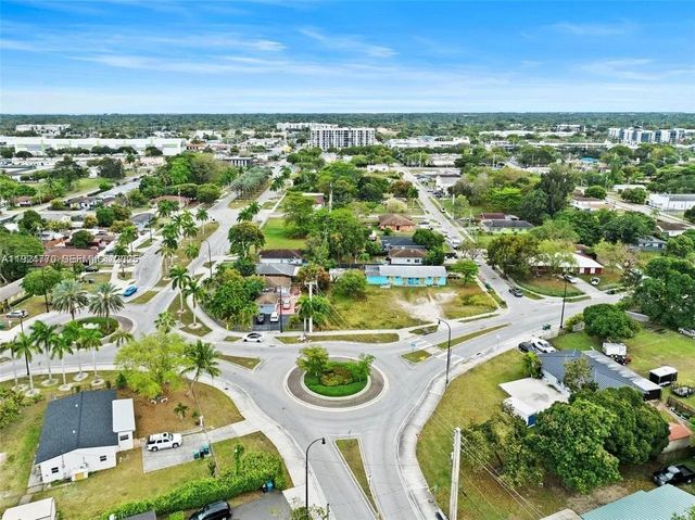 17611 SW 102 Avenue, Perrine, FL 33157