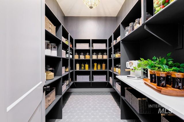 14508 N Goldfinch Ave, Boise, ID 83714