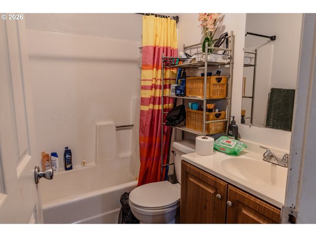 3302 T St, Vancouver, WA 98663