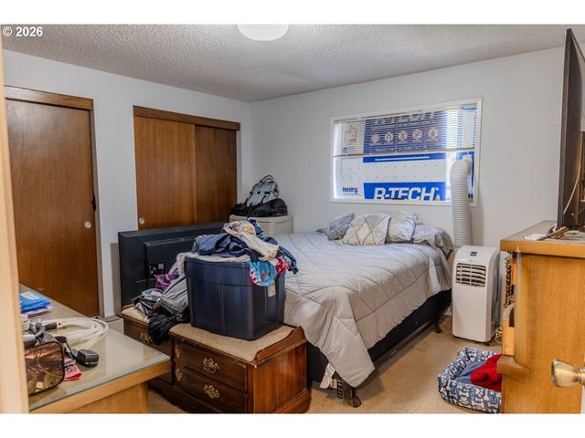 3302 T St, Vancouver, WA 98663