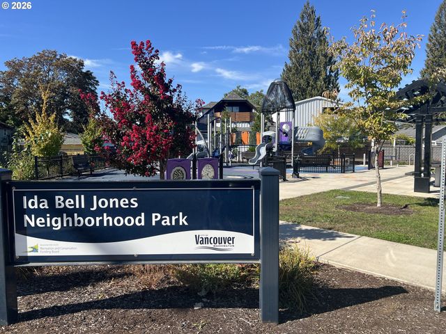 3302 T St, Vancouver, WA 98663