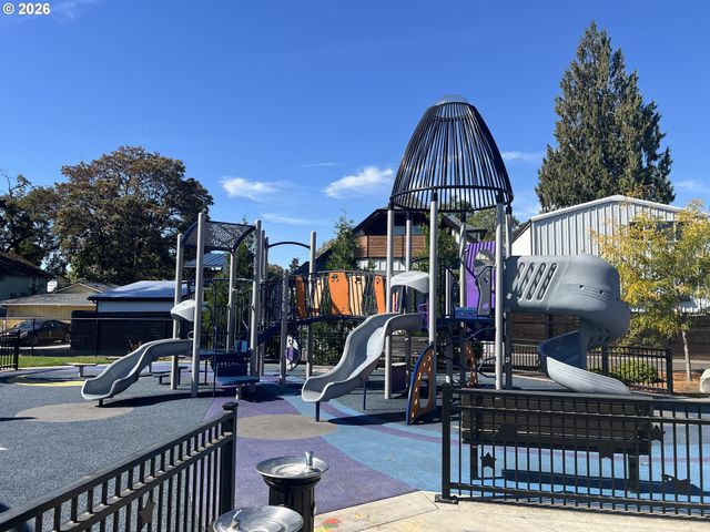 3302 T St, Vancouver, WA 98663