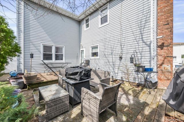 806 E Chester Street, Long Beach, NY 11561