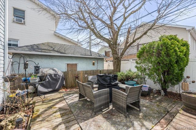 806 E Chester Street, Long Beach, NY 11561