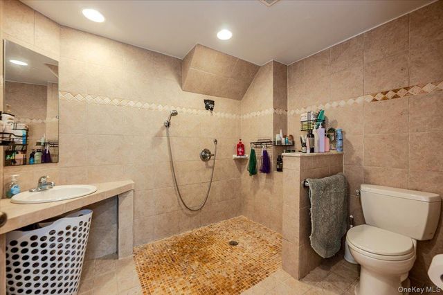 806 E Chester Street, Long Beach, NY 11561