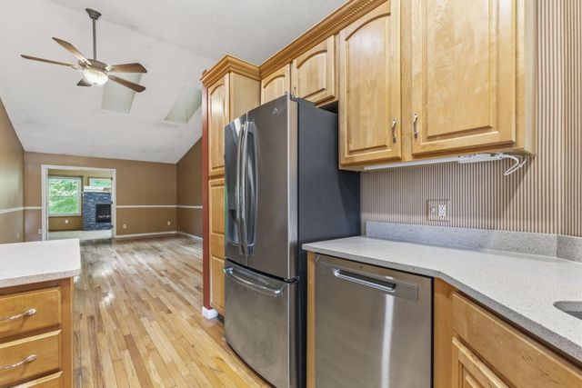 901 Oakwood Heights Circle 7, Eagan, MN 55123