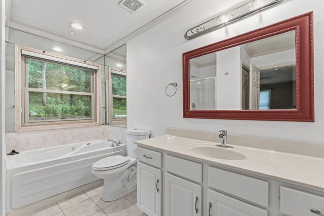 901 Oakwood Heights Circle 7, Eagan, MN 55123