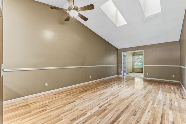 901 Oakwood Heights Circle 7, Eagan, MN 55123