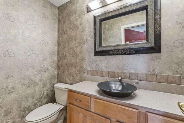 901 Oakwood Heights Circle 7, Eagan, MN 55123