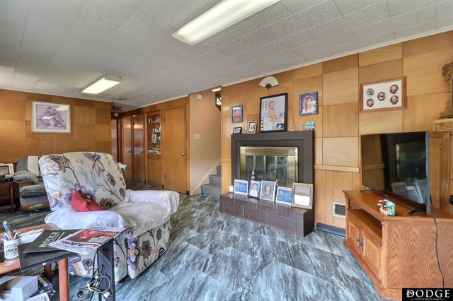 1963 E 9th Street, Fremont, NE 68025