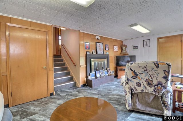 1963 E 9th Street, Fremont, NE 68025