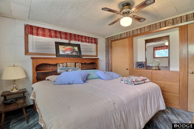 1963 E 9th Street, Fremont, NE 68025