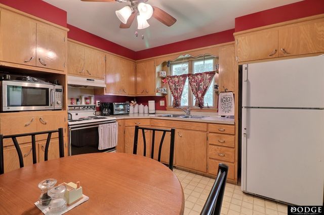 1963 E 9th Street, Fremont, NE 68025