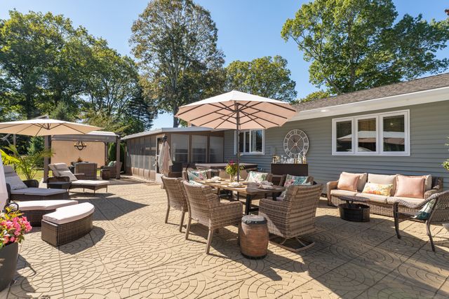 88 Eastwood Road, Groton, CT 06340
