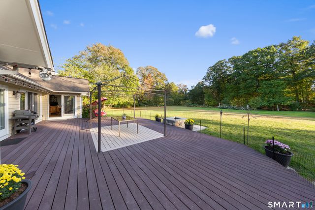 530 Flax Hill Road, Norwalk, CT 06854