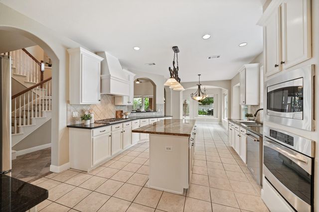 3302 Long Meadow Court, Pearland, TX 77584