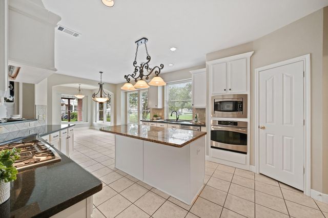 3302 Long Meadow Court, Pearland, TX 77584