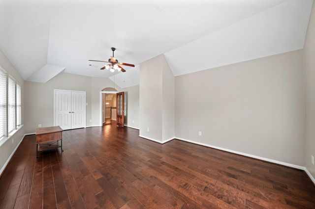 3302 Long Meadow Court, Pearland, TX 77584