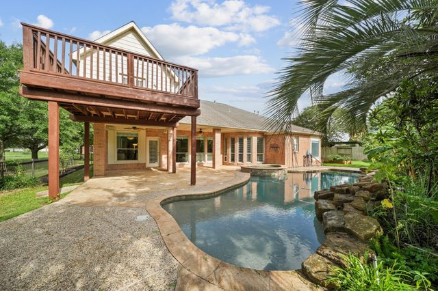3302 Long Meadow Court, Pearland, TX 77584