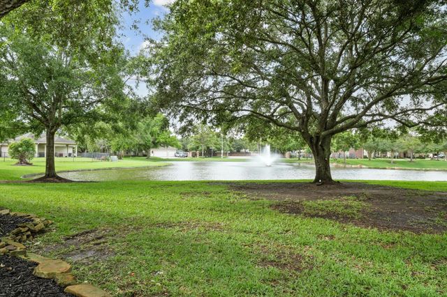 3302 Long Meadow Court, Pearland, TX 77584