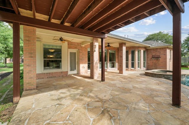 3302 Long Meadow Court, Pearland, TX 77584