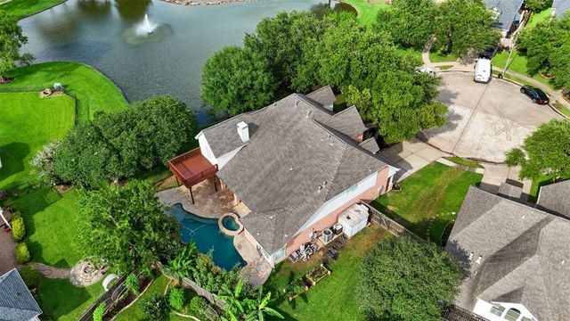 3302 Long Meadow Court, Pearland, TX 77584