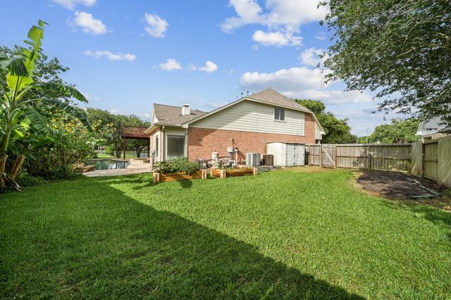 3302 Long Meadow Court, Pearland, TX 77584