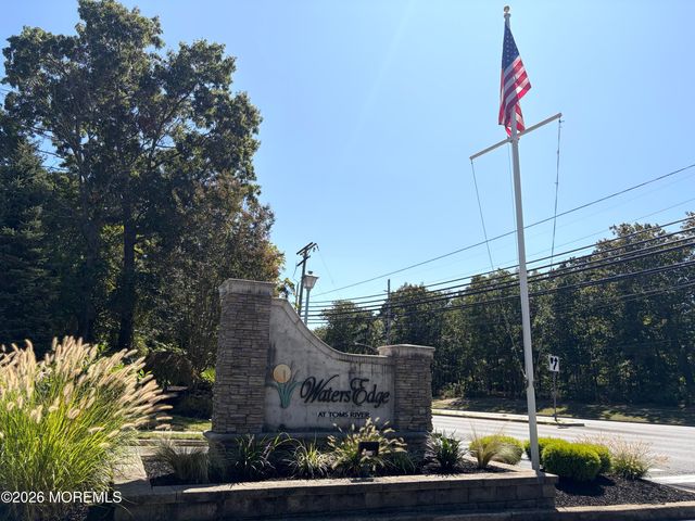 2111 Waters Edge Drive 2111, Toms River, NJ 08753
