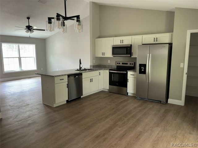 8321 N Vince Drive, Dunnellon, FL 34434