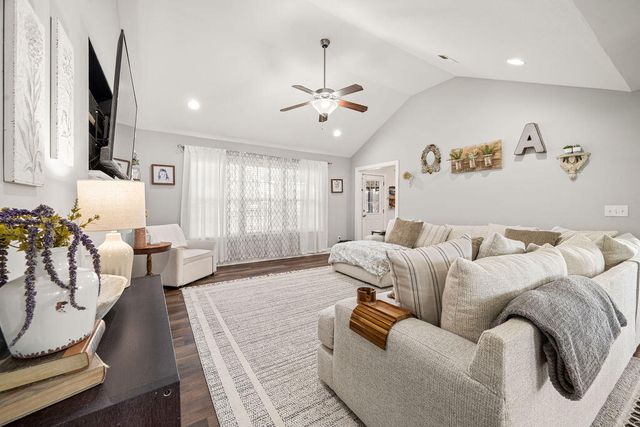 44 Bending Oak Drive, Chickamauga, GA 30707