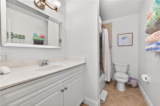 563 105th AVE N, Naples, FL 34108