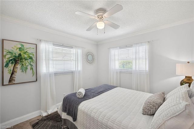 563 105th AVE N, Naples, FL 34108