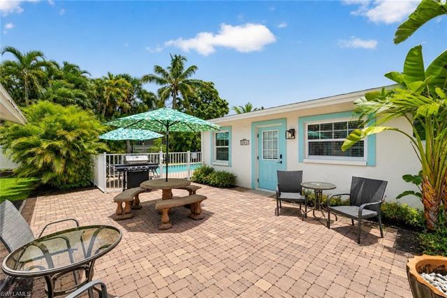 563 105th AVE N, Naples, FL 34108