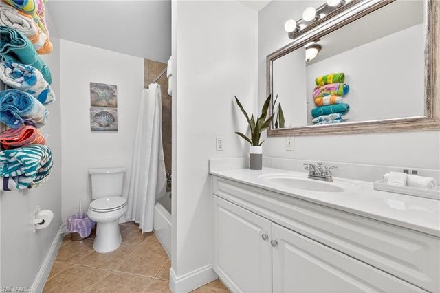 563 105th AVE N, Naples, FL 34108