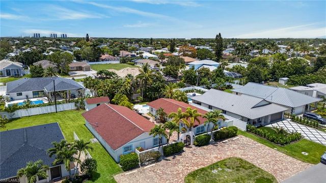 563 105th AVE N, Naples, FL 34108