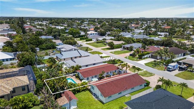 563 105th AVE N, Naples, FL 34108