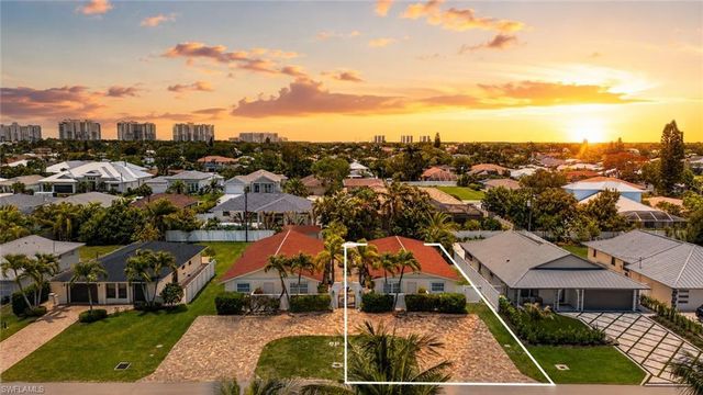 563 105th AVE N, Naples, FL 34108
