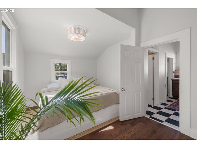 226 N PAGE St, Portland, OR 97227