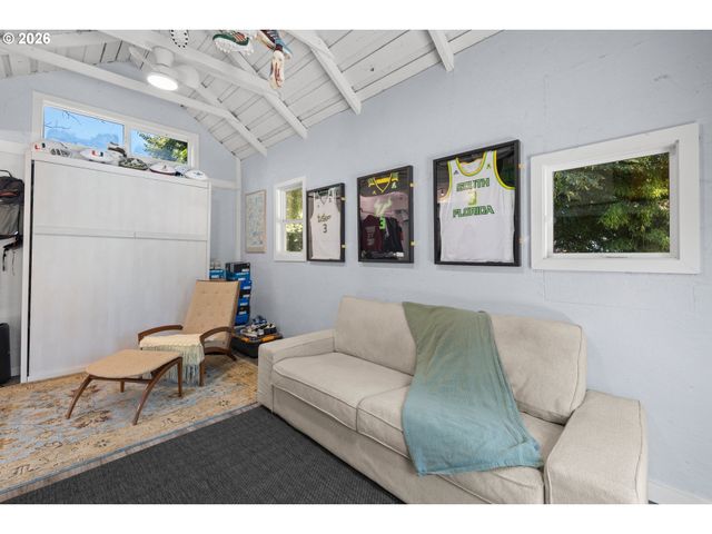 226 N PAGE St, Portland, OR 97227