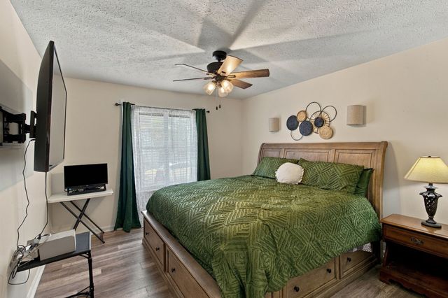 1016 Looby Cir, Nashville, TN 37208