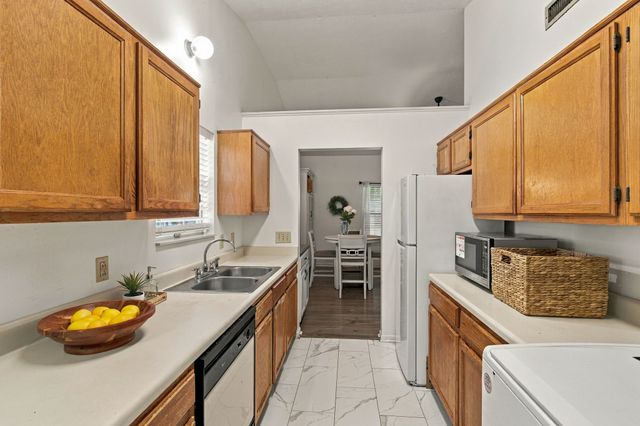 1016 Looby Cir, Nashville, TN 37208