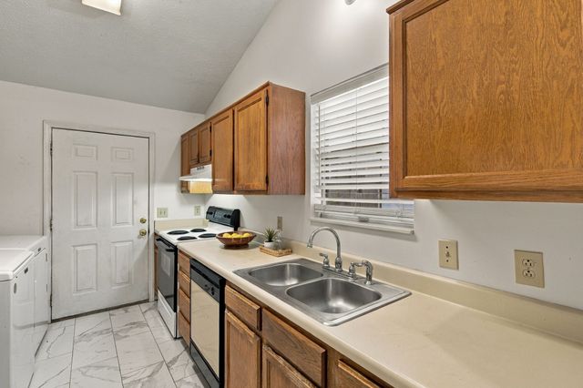 1016 Looby Cir, Nashville, TN 37208