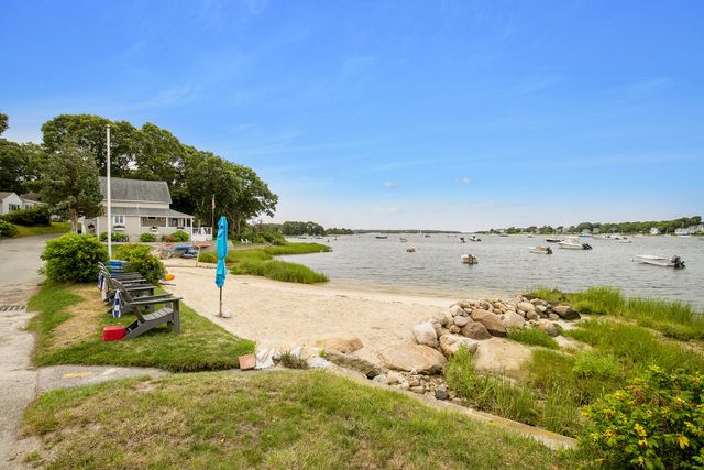 34 Prospect Avenue, Pocasset, MA 02559