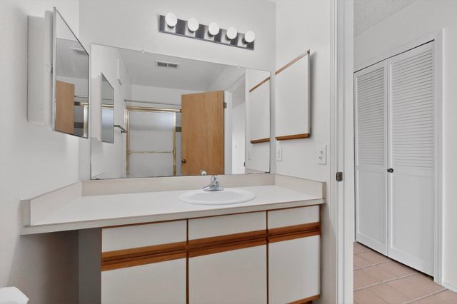 823 Country Club Drive SE 1B, Rio Rancho, NM 87124