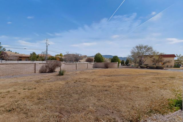 823 Country Club Drive SE 1B, Rio Rancho, NM 87124