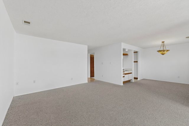 823 Country Club Drive SE 1B, Rio Rancho, NM 87124