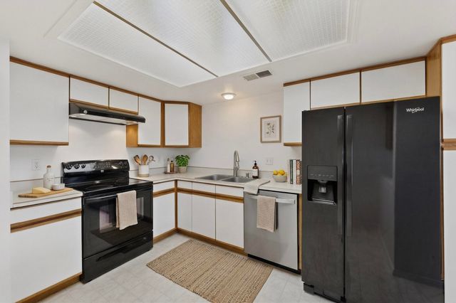 823 Country Club Drive SE 1B, Rio Rancho, NM 87124