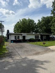 129 Saint Thomas Lane, Cahokia, IL 62206